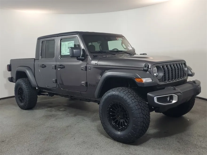2025 Jeep Gladiator Sport S photo 1