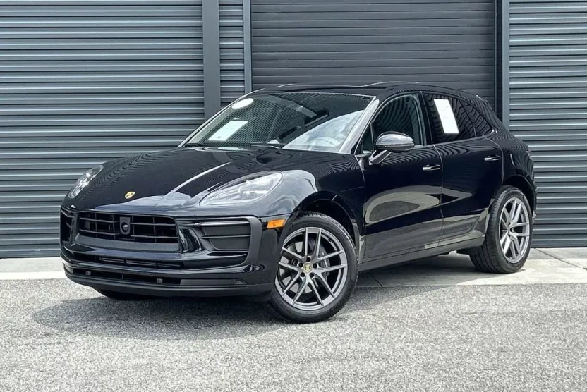 2025 Porsche Macan Base photo 1