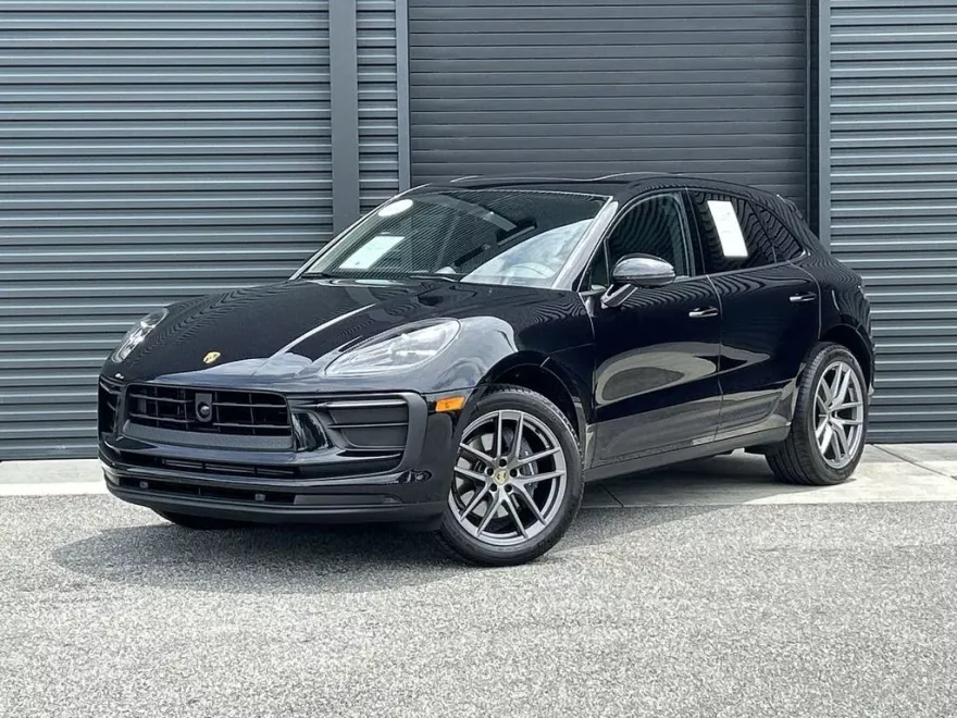 2025 Porsche Macan Base photo 1