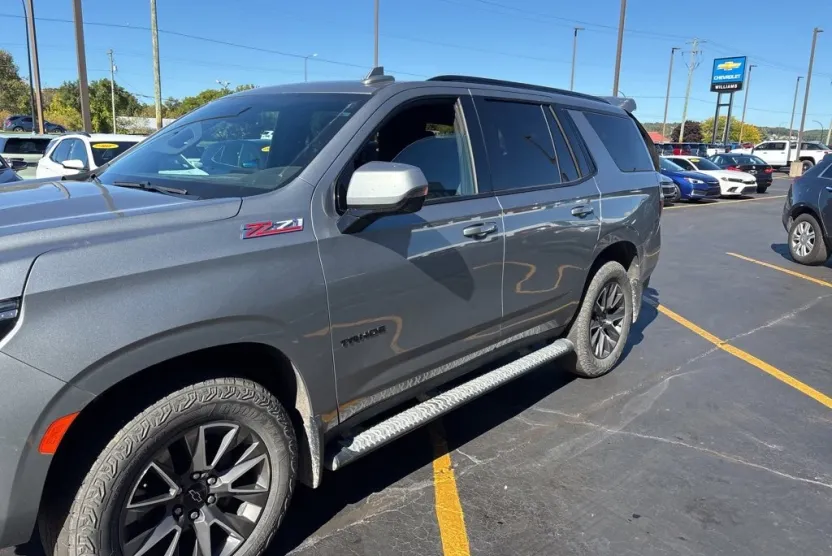 2023 Chevrolet Tahoe Z71 photo 1