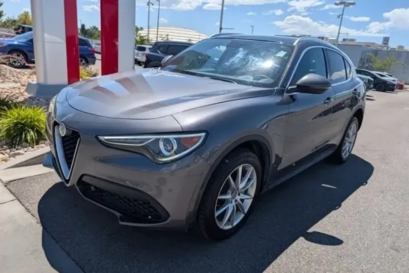 2018 Alfa Romeo Stelvio Ti photo 1