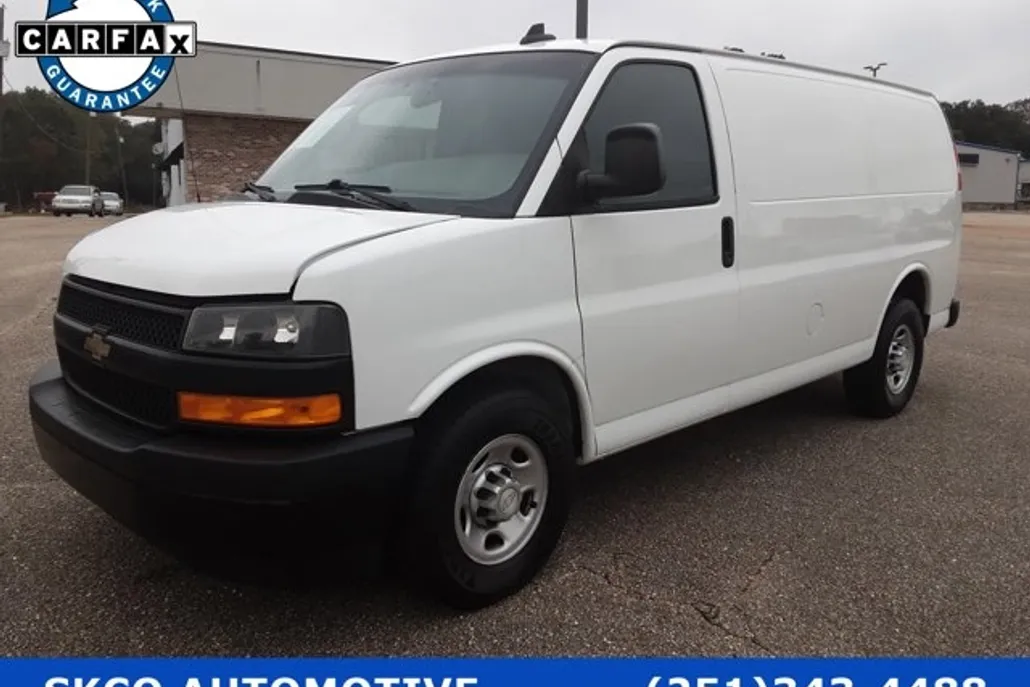 2018 Chevrolet Express Van photo 1