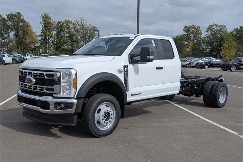 2026 Ford F-550 photo 1