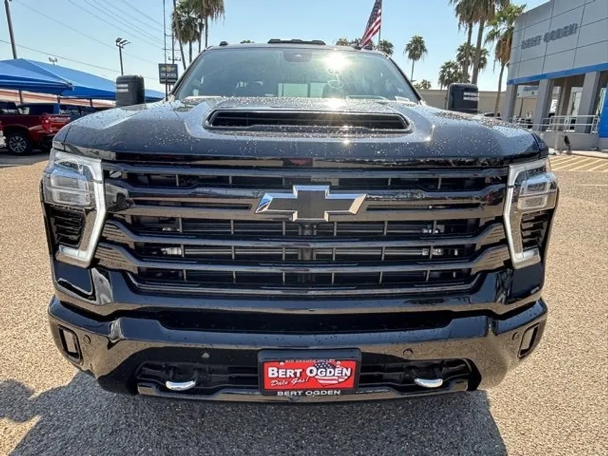 2025 Chevrolet Silverado 2500HD High Country photo 1