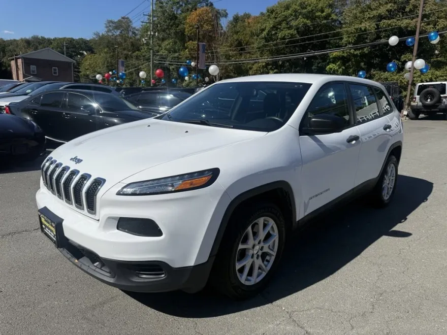 2017 Jeep Cherokee Sport photo 1