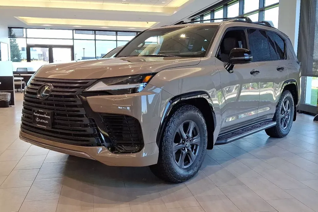 2025 Lexus LX photo 1