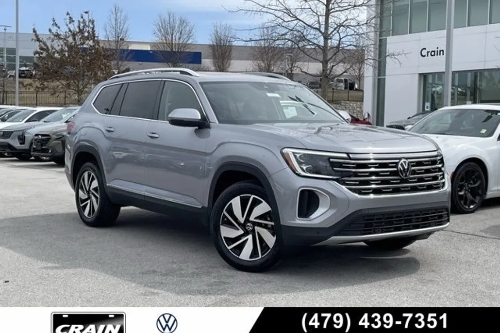 2025 Volkswagen Atlas SEL photo 1
