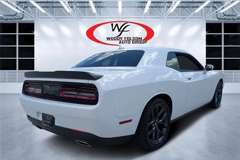2022 Dodge Challenger GT photo 1