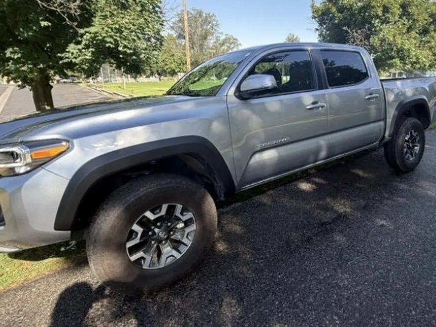 2023 Toyota Tacoma TRD Off-Road V6 SR photo 1