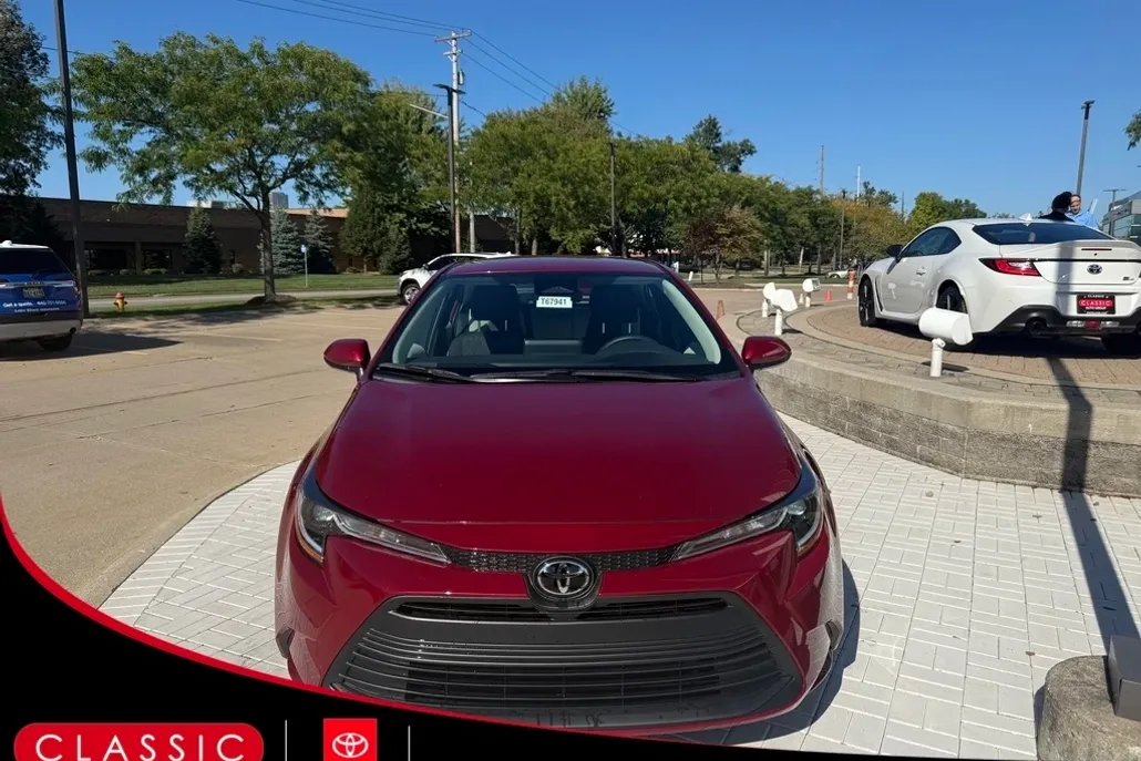 2026 Toyota Corolla LE photo 1