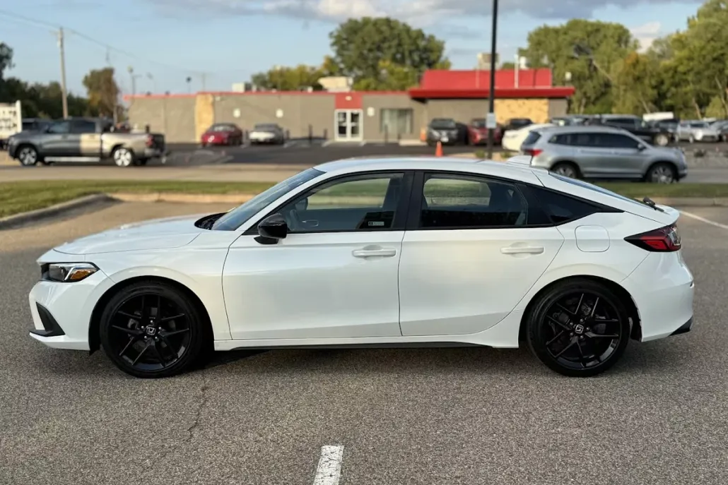 2023 Honda Civic Sport Hatchback photo 1