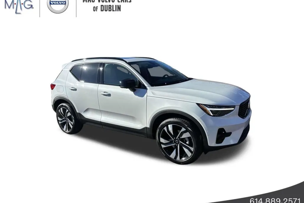 2025 Volvo XC40 Plus photo 1