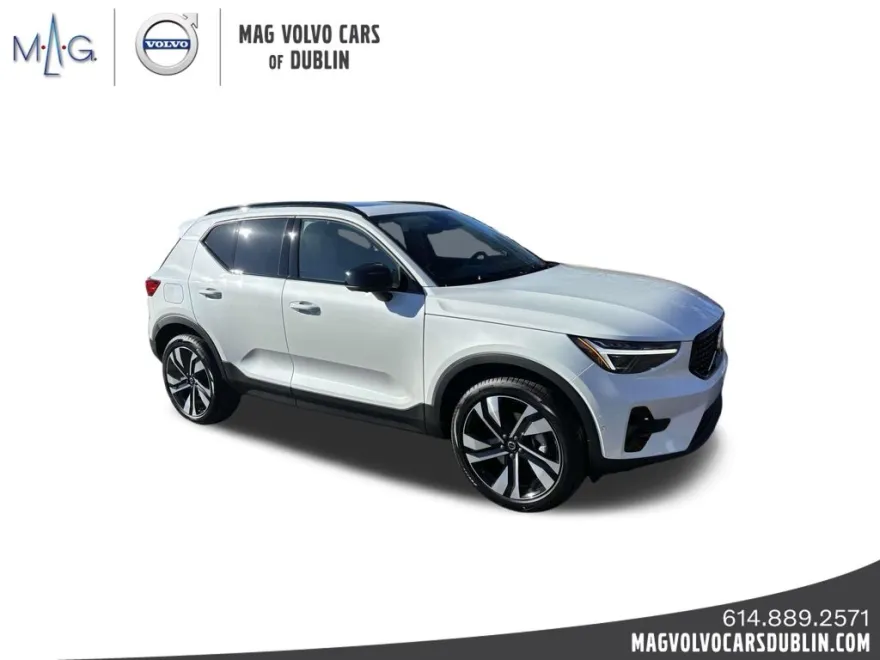 2025 Volvo XC40 Plus photo 1
