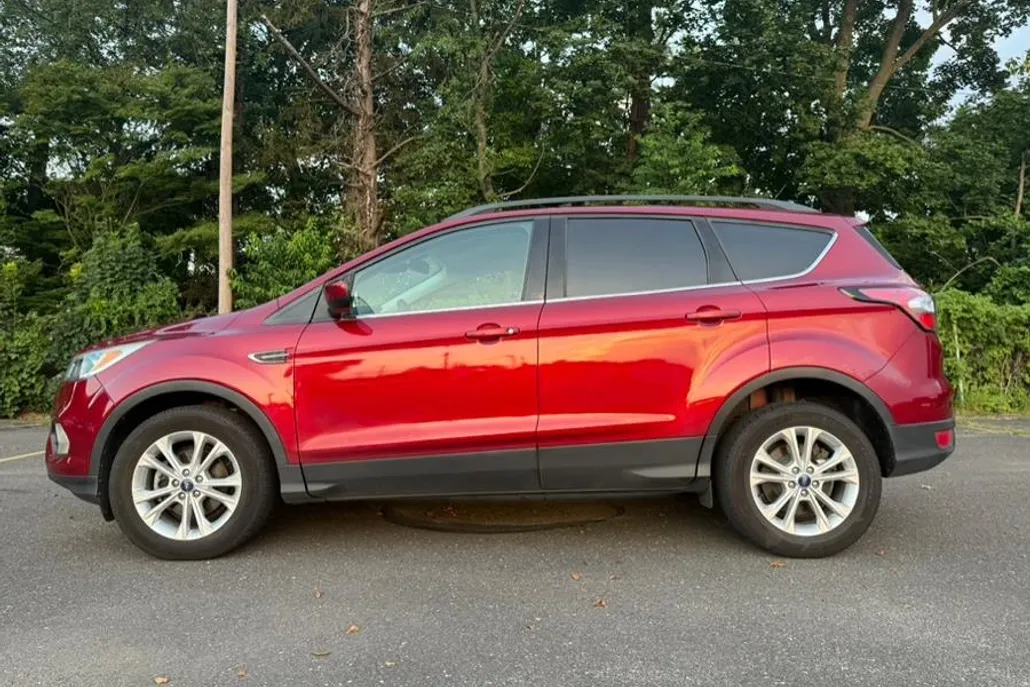 2018 Ford Escape SE photo 1