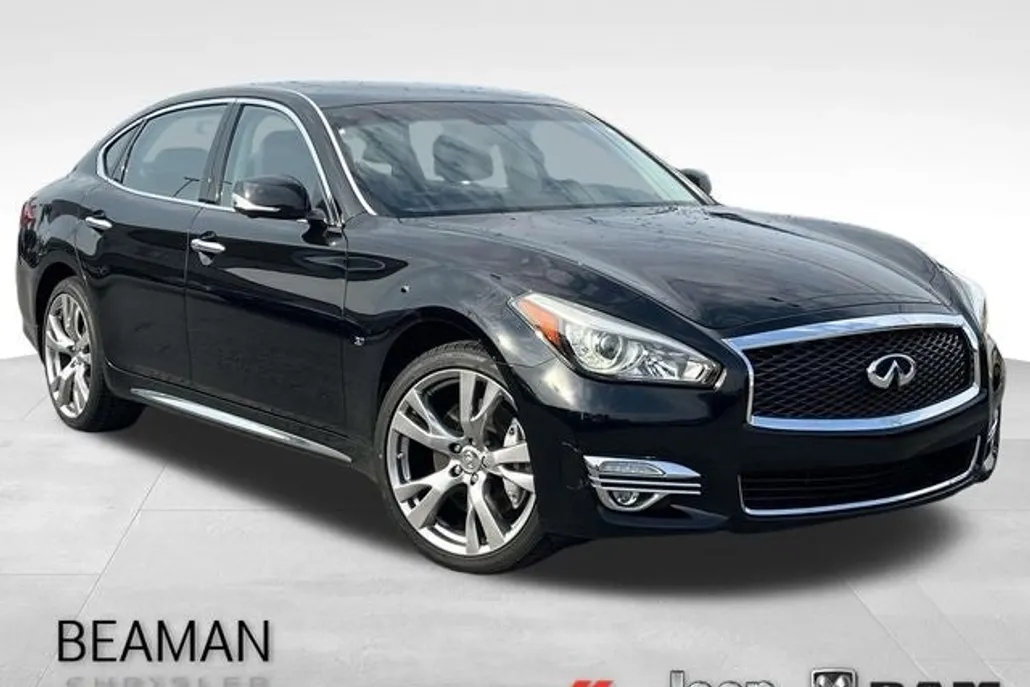 2018 Infiniti Q70L photo 1