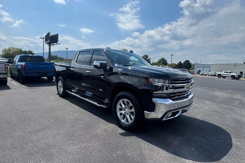2021 Chevrolet Silverado 1500 LTZ photo 1