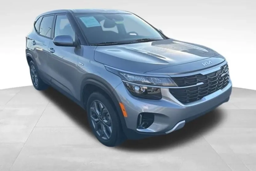 2024 Kia Seltos LX photo 1