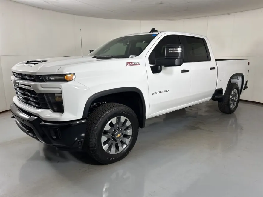 2026 Chevrolet Silverado 2500HD Custom photo 1