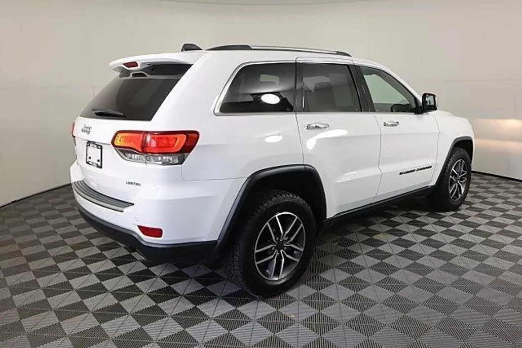 2022 Jeep Cherokee Limited Sport photo 1