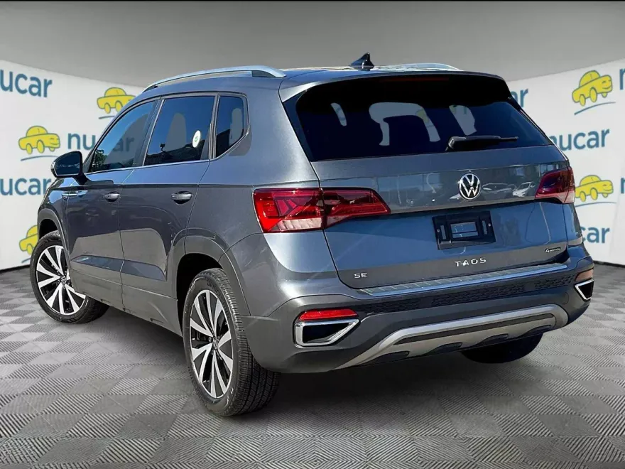 2022 Volkswagen Taos SE photo 1