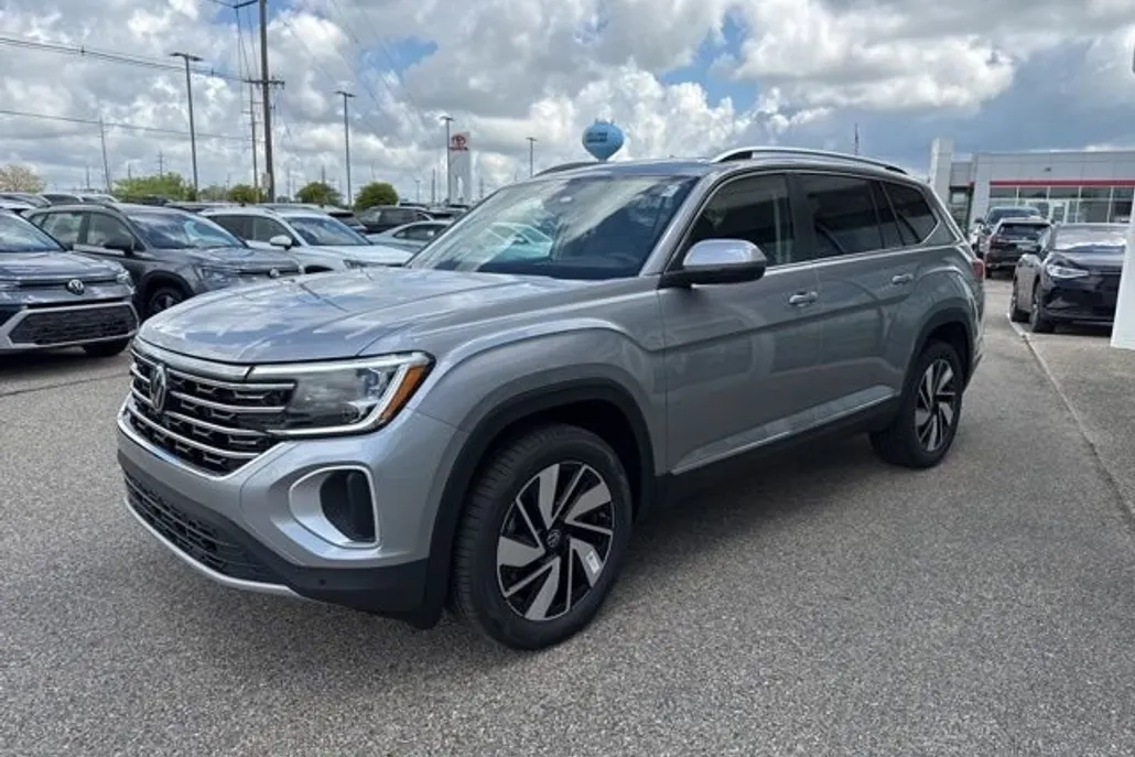 2026 Volkswagen Atlas SEL photo 1