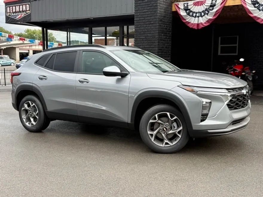 2026 Chevrolet Trax LT photo 1
