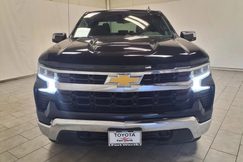 2023 Chevrolet Silverado 1500 LT photo 1