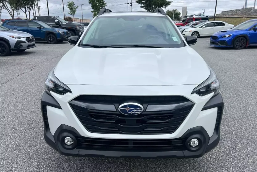 2025 Subaru Outback Premium photo 1