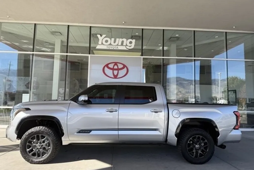 2024 Toyota Tundra Platinum photo 1