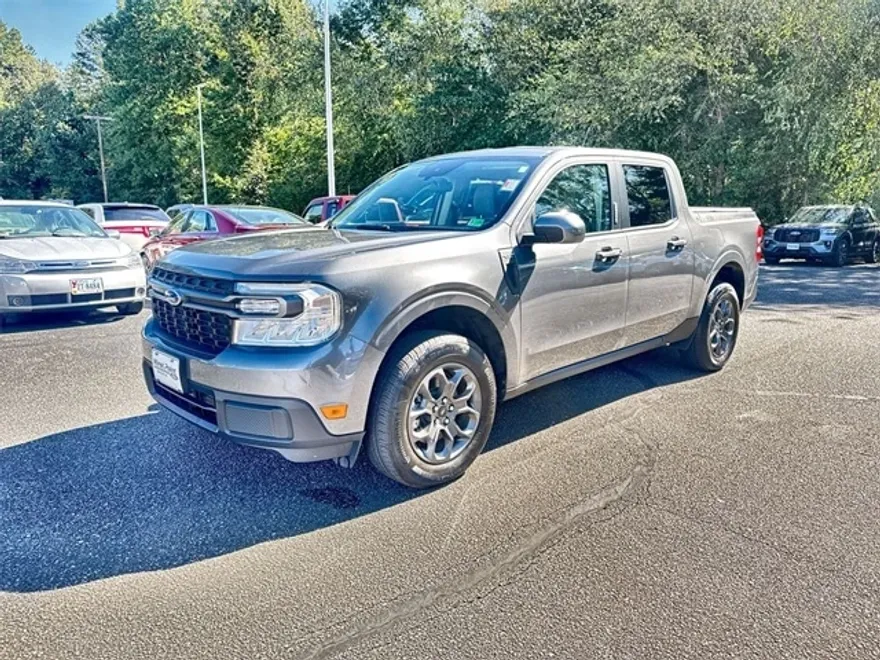 2023 Ford Maverick XLT photo 1