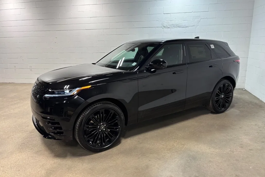 2026 Land Rover Range Rover Velar SE photo 1
