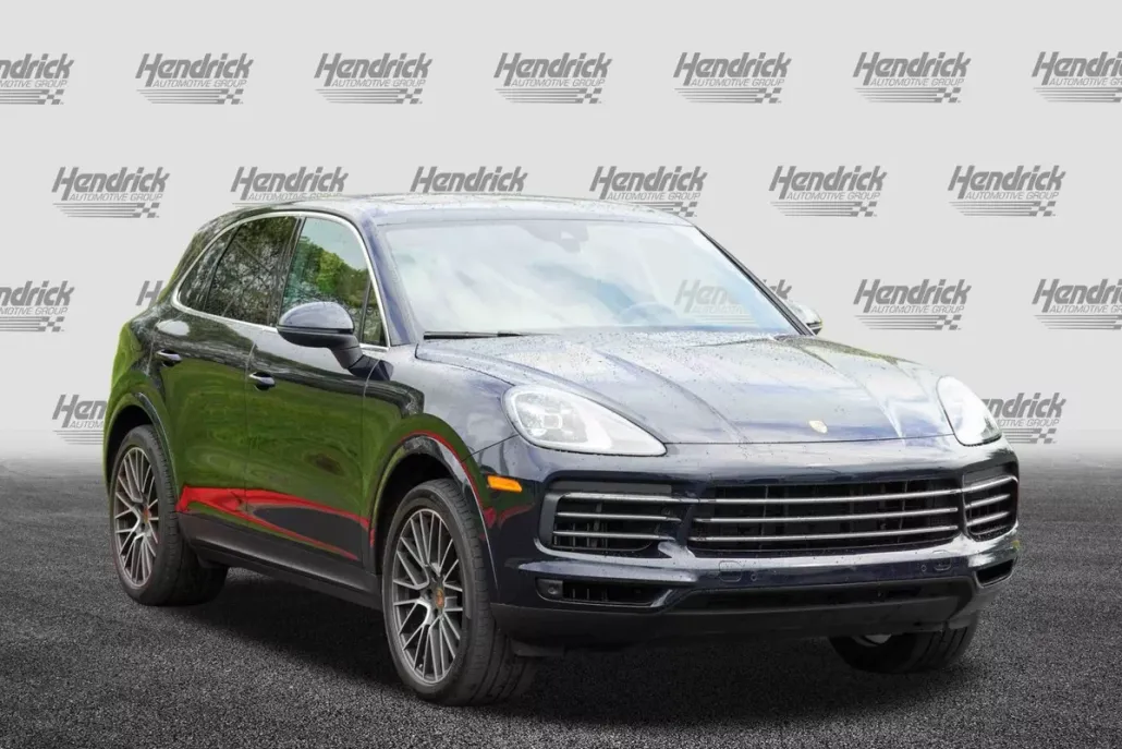 2023 Porsche Cayenne Platinum Edition photo 1