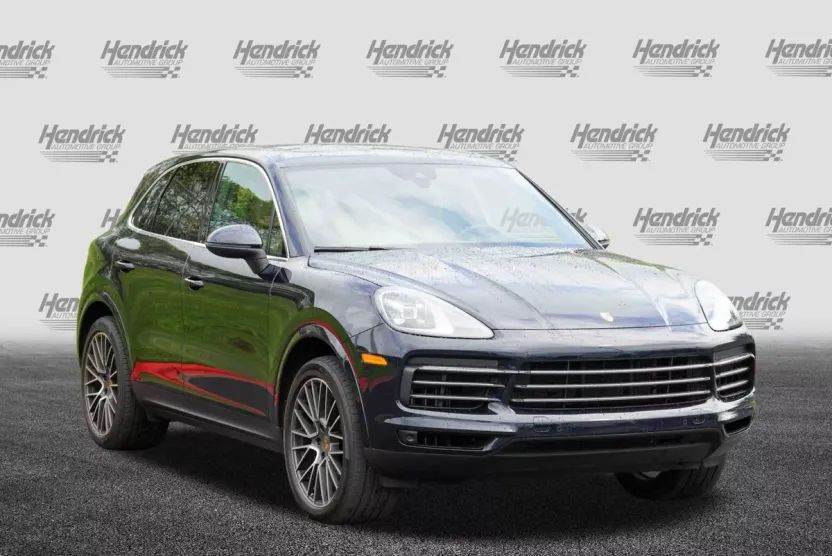 2023 Porsche Cayenne Platinum Edition photo 1