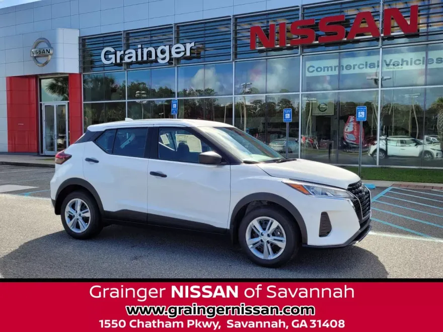 2025 Nissan Kicks Play S photo 1