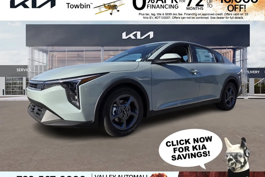 2025 Kia K4 LXS photo 1