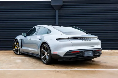 2020 Porsche Taycan Turbo S photo 3