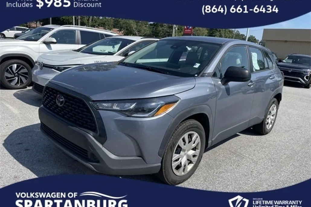 2022 Toyota Corolla Cross L photo 1