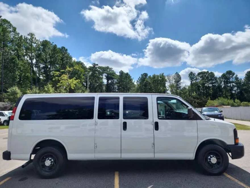 2012 Chevrolet Express LS 3500 photo 1