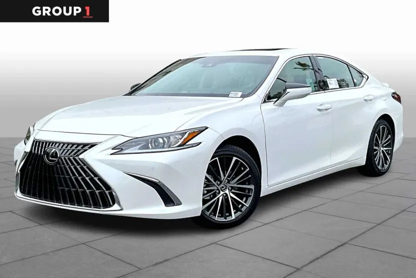 2025 Lexus ES 300h photo 1