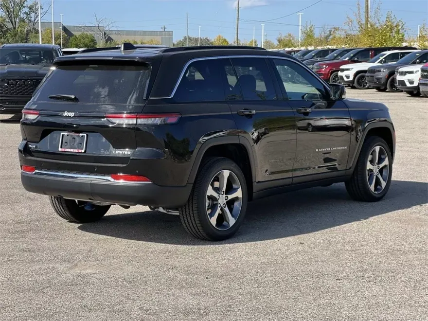 2025 Jeep Grand Cherokee Limited photo 1