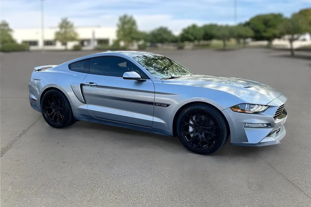 2021 Ford Mustang GT photo 1