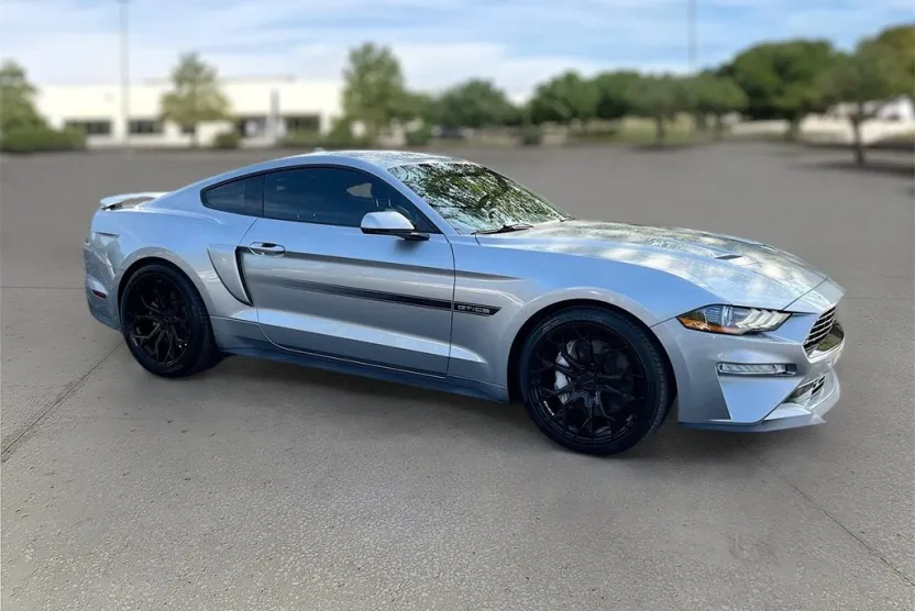 2021 Ford Mustang GT photo 1