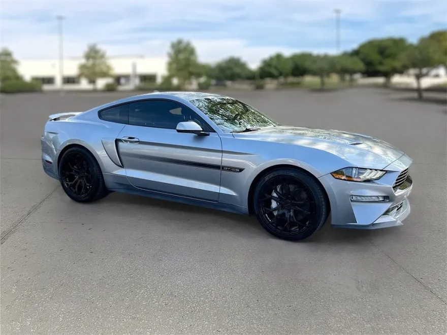 2021 Ford Mustang GT photo 1
