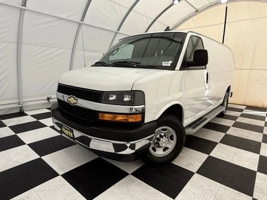 2023 Chevrolet Express Cargo 2500 photo 1