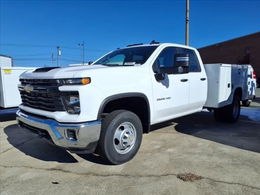 2024 Chevrolet Silverado 3500HD Work Truck photo 1