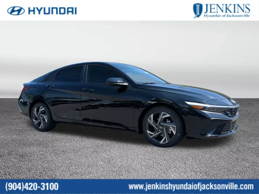 2025 Hyundai Elantra SEL Sport photo 1