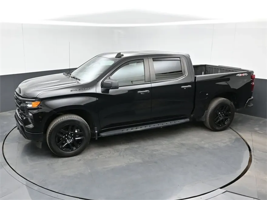 2023 Chevrolet Silverado 1500 Custom photo 1