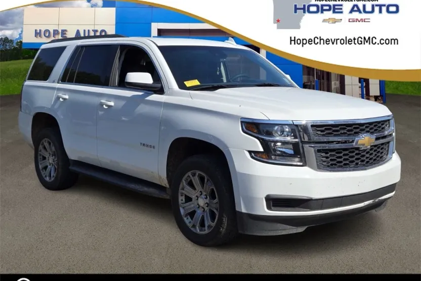 2018 Chevrolet Tahoe LT photo 1