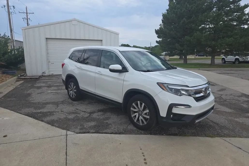 2020 Honda Pilot EX photo 1