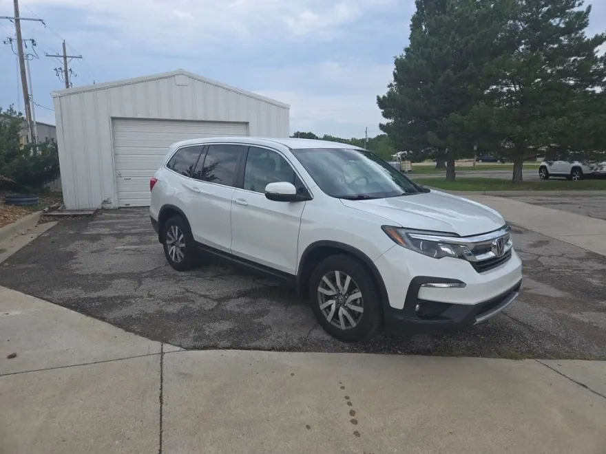 2020 Honda Pilot EX photo 1